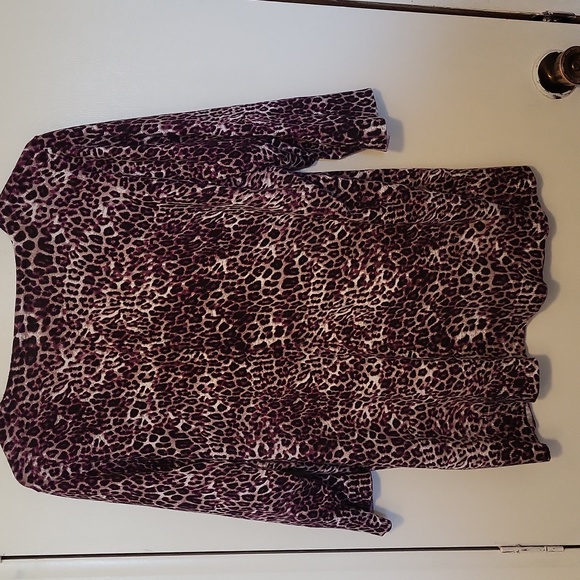 Roz & Ali v-neck purple and white leopard print sweater 3X - Picture 6 of 6
